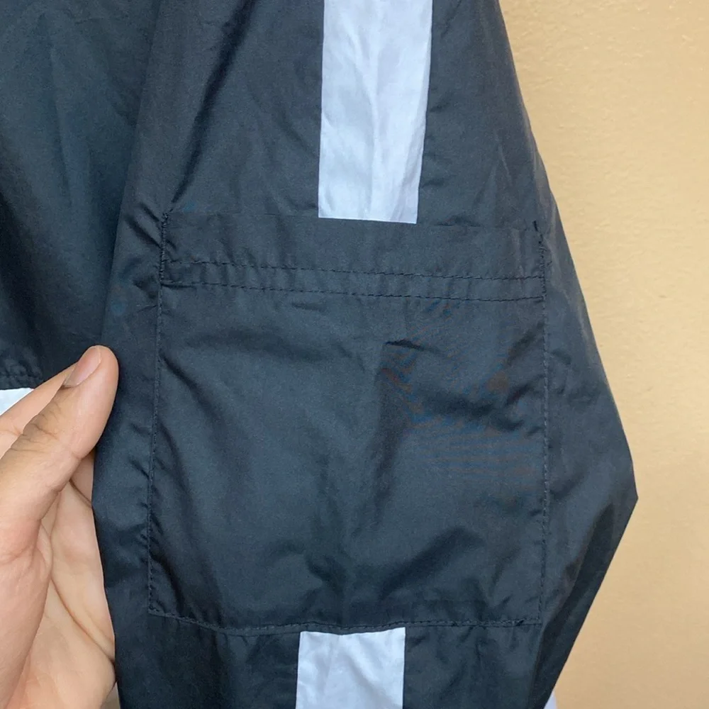 Nike Crop Trop Windbreaker “Black White” - Picture 4 of 10